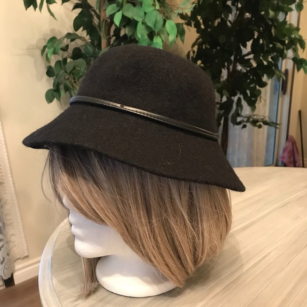 Old Navy Ladies Black Hat Size S/M